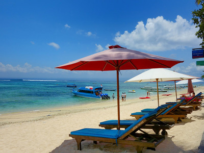 玩轉&middot;巴厘島 深度藍夢島浮潛&middot;南灣海灘&middot;海龜島&middot;庫塔洋人街6天純玩無購物